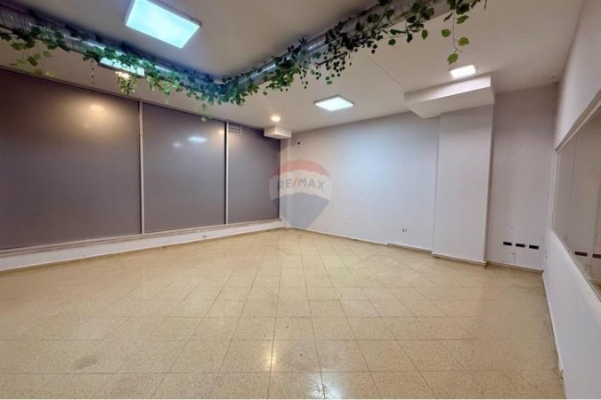 Tirane, jepet me qera zyre Kati 1, 136 m² 900 € (Rruga Kodra e Diellit Kodra e Diellit 1, Tiranë)