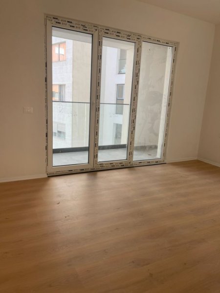 Tirane, jepet me qera zyre Kati 3, 97 m² 600 € (ASTIR)