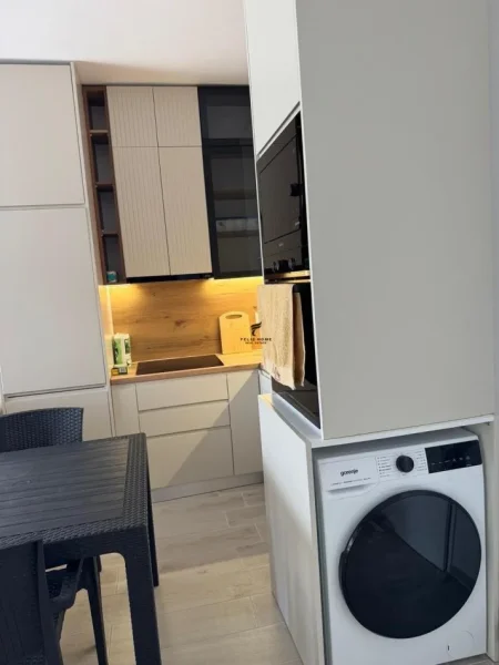 Qerret, jepet me qera apartament 1+1 Kati 3, 55 m² 500 € (QERRET)