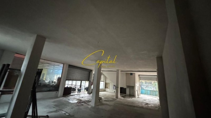 Tirane, jepet me qera magazine Kati 0, 180 m² 1.000 € (ISH FUSHA AVIACIONIT)