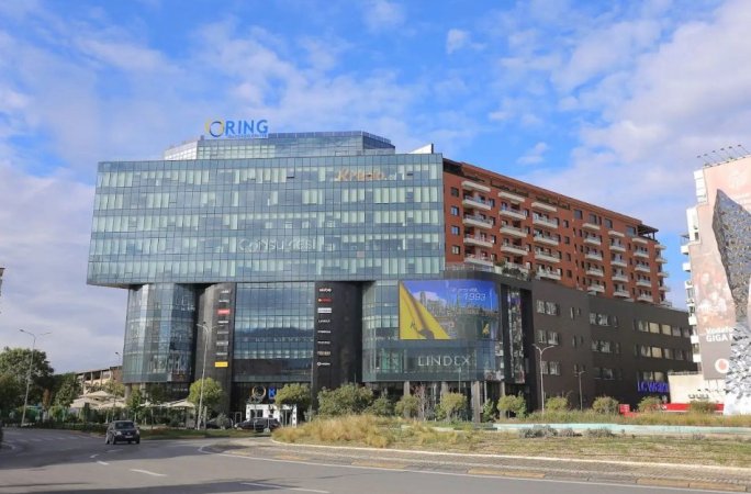 Tirane, jepet me qera zyre Kati 6, 110 m² 900 € (ZOGU I ZI)