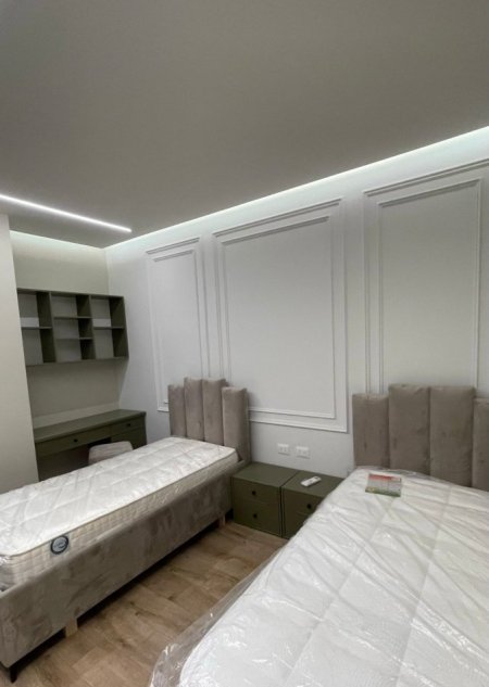 Tirane, jepet me qera apartament 2+1+Ballkon Kati 1, 116 m² 1.500 € (LIQENI THATE)