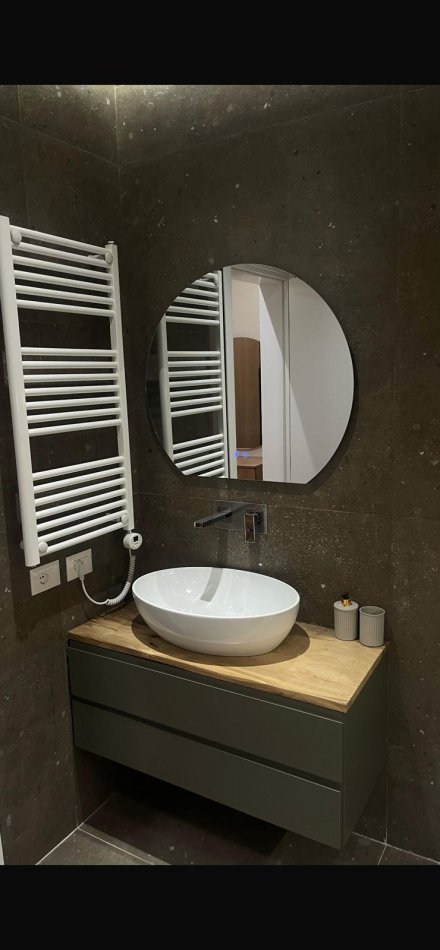 Tirane, jepet me qera apartament 2+1+Ballkon Kati 1, 116 m² 1.500 € (LIQENI THATE)