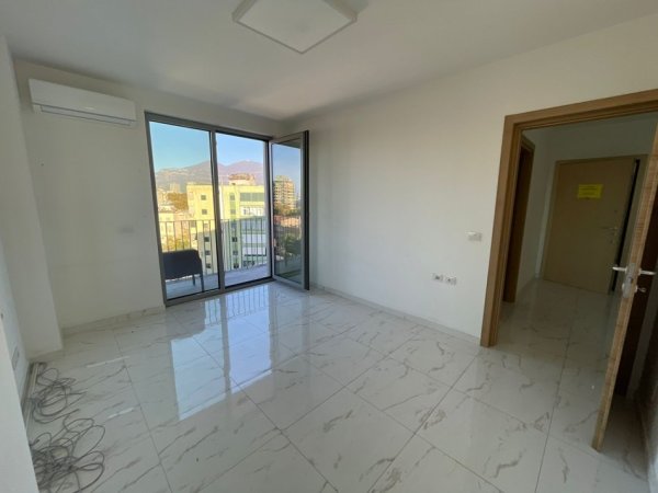 Tirane, jepet me qera zyre Kati 7, 70 m² 700 € (Stadiumi Dinamo)