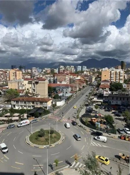 Tirane, shitet apartament 1+1 , 118 m² 170.000 € (Komuna e Parisit)