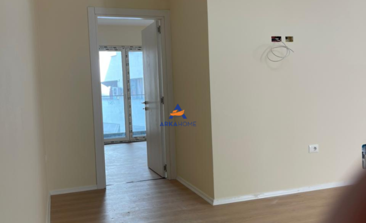 Tirane, jepet me qera 1+1+Ballkon , 100 m² 550 € 