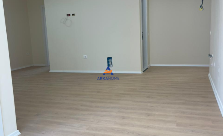 Tirane, jepet me qera 1+1+Ballkon , 100 m² 550 € 