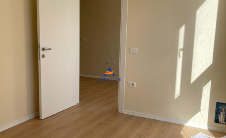 Tirane, jepet me qera 1+1+Ballkon , 100 m² 550 € 