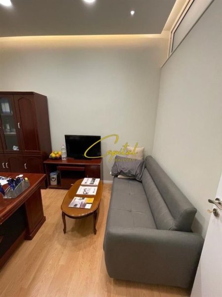 Tirane, jepet me qera zyre Kati 0, 45 m² 600 € (KODRA E DIELLIT)