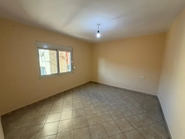 Tirane, jepet me qera apartament 1+1 Kati 4, 400 € 
