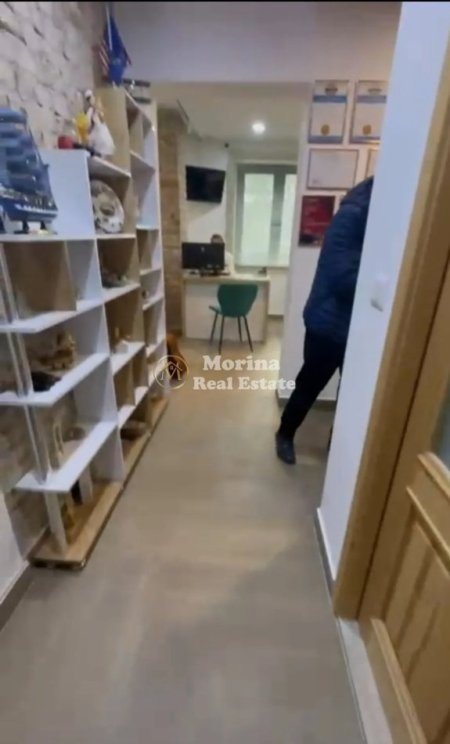 Tirane, shitet ambjent biznesi Kati 2, 60 m² 260.000 € (Rruga Muhamet Gjollesha)