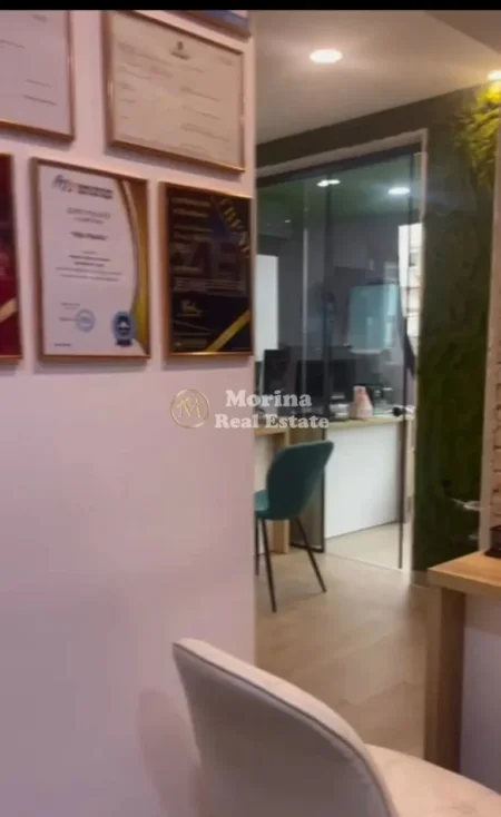 Tirane, shitet ambjent biznesi Kati 2, 60 m² 260.000 € (Rruga Muhamet Gjollesha)