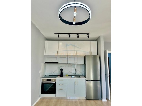 Tirane, jepet me qera apartament 1+1 Kati 9, 70 m² 1.000 € (Rruga e kosovareve)
