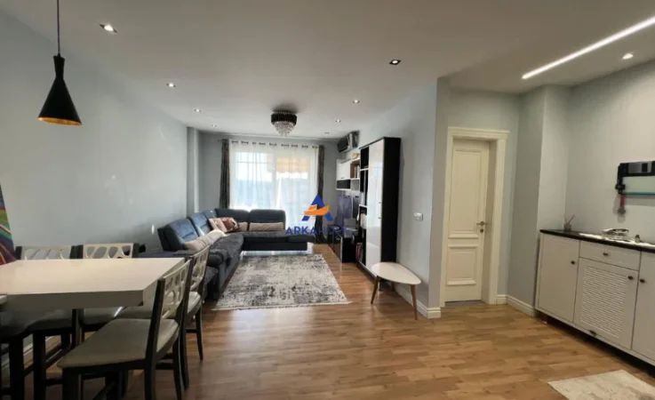 Tirane, jepet me qera 2+1+Ballkon Kati 8, 120 m² 550 € 