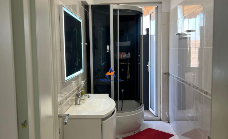 Tirane, jepet me qera 2+1+Ballkon Kati 8, 120 m² 550 € 