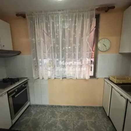 Tirane, jepet me qera apartament 2+1 Kati 4, 80 m² 550 € (Rruga Qemal Stafa)