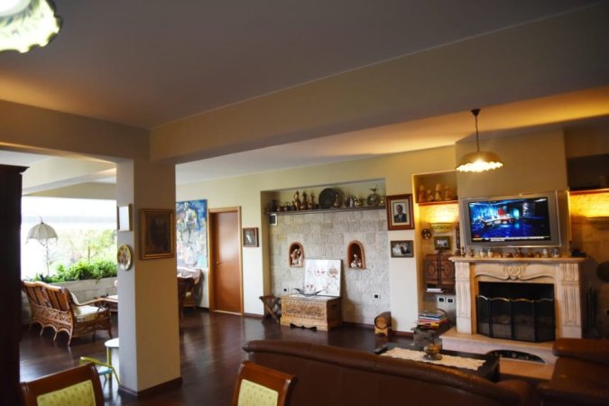 Tirane, shitet Vile 2 Katshe Kati 2, 774 m² 2.700.000 € (Surrel)