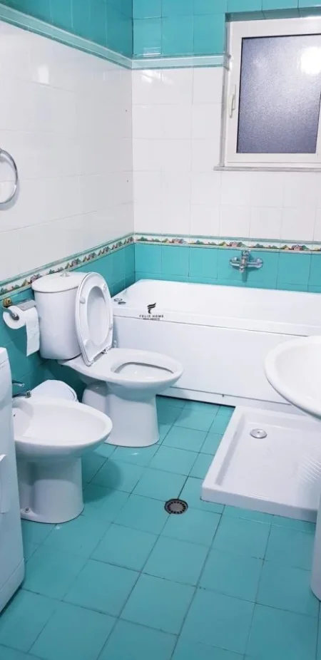 Tirane, jepet me qera apartament 2+1 Kati 1, 86 m² 650 € (MINE PEZA)