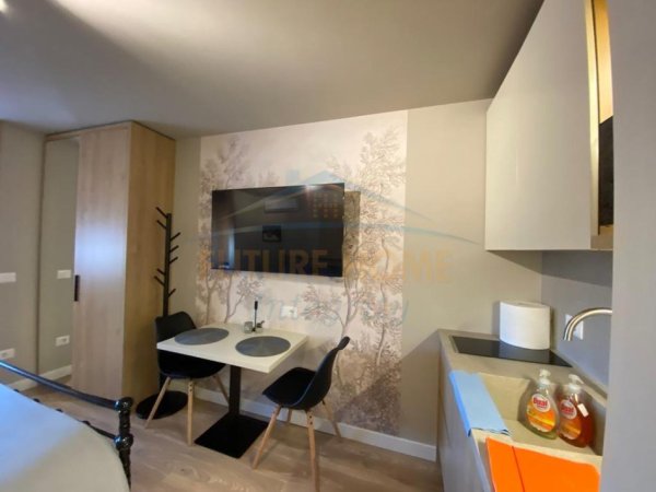 Tirane, jepet me qera garsonier   45 m² 600 €