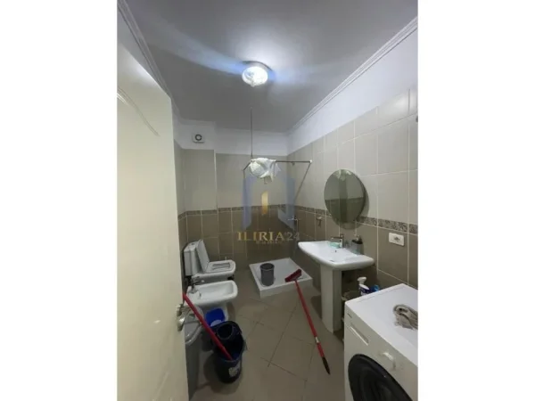 Tirane, jap me qera apartament 2+1+Ballkon Kati 4, 120 m² 650 € (Don Bosko)