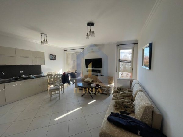 Tirane, jap me qera apartament 2+1+Ballkon Kati 4, 120 m² 650 € (Don Bosko)