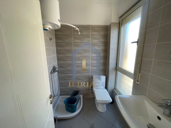 Tirane, jap me qera apartament 2+1+Ballkon Kati 4, 120 m² 650 € (Don Bosko)