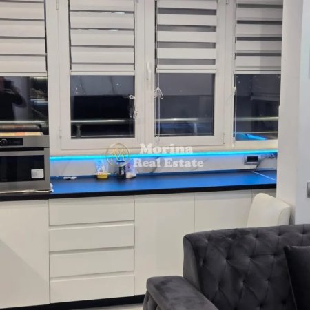 Tirane, jepet me qera apartament 1+1 Kati 5, 70 m² 550 € (Kristal Center)