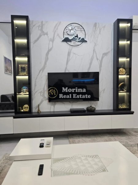 Tirane, jepet me qera apartament 1+1 Kati 5, 70 m² 550 € (Kristal Center)