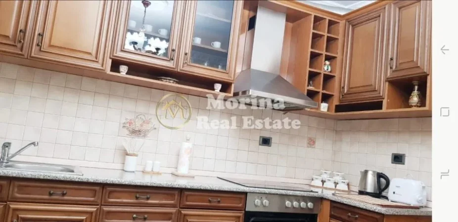 Tirane, jepet me qera apartament 2+1 Kati 1, 80 m² 600 € (Rruga Fortuzi)