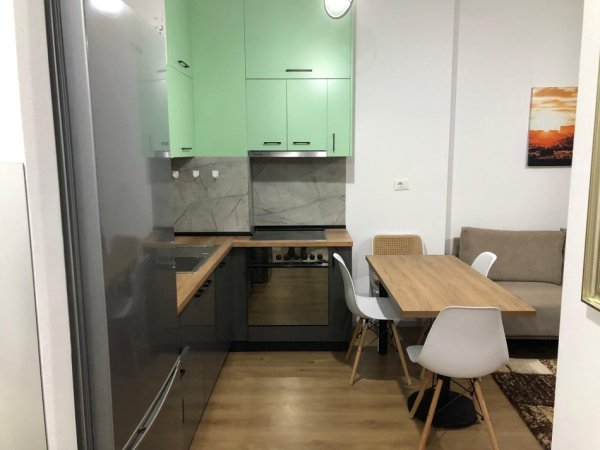 Tirane, jepet me qera apartament 1+1 Kati 6, 65 m² 400 € (kompleksi mangalem)
