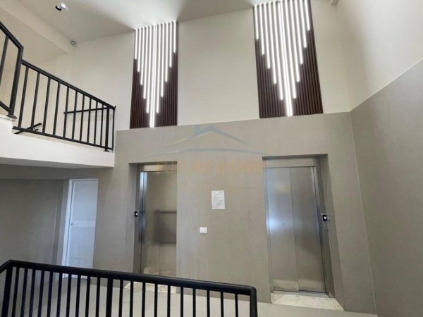 Tirane, shitet apartament 3+1 Kati 9, 156 m² 280.000 € (Bulevardi Ri)