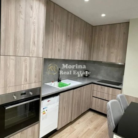 Tirane, jepet me qera apartament 1+1 Kati 5, 70 m² 800 € (Bulevardi Zogu i 1)