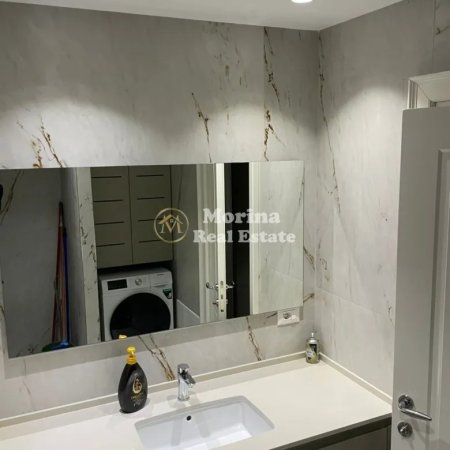 Tirane, jepet me qera apartament 1+1 Kati 5, 70 m² 800 € (Bulevardi Zogu i 1)