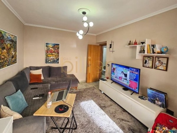 Tirane, jepet me qera 1+1 , 60 m² 500 € (Ministria Jashtme)