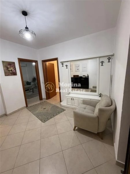 Tirane, jepet me qera apartament 2+1 Kati 2, 100 m² 450 € (Kinostudio)