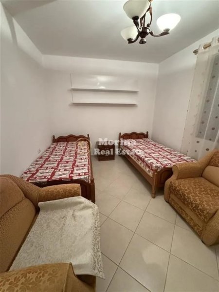 Tirane, jepet me qera apartament 2+1 Kati 2, 100 m² 450 € (Kinostudio)
