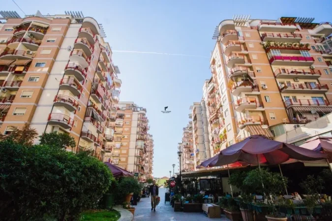 Tirane, shitet dyqan Kati 0, 81 m² 270.000 € (DON BOSKO)