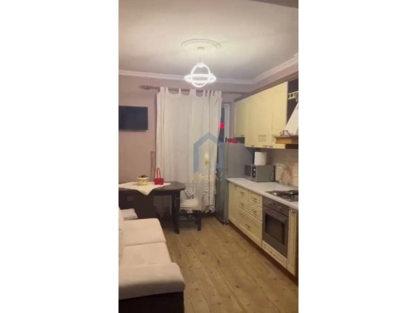 Tirane, jap me qera apartament 2+1 Kati 3, 110 m² 600 € (Zogu i Zi)