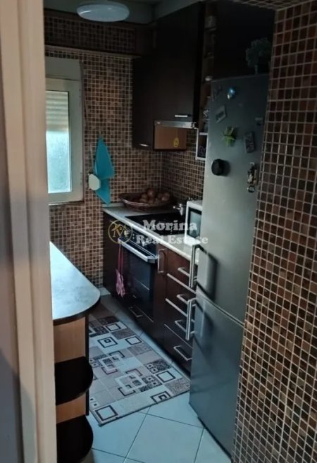 Tirane, shitet apartament 2+1 Kati 5, 84 m² 107.000 € (Laprake)