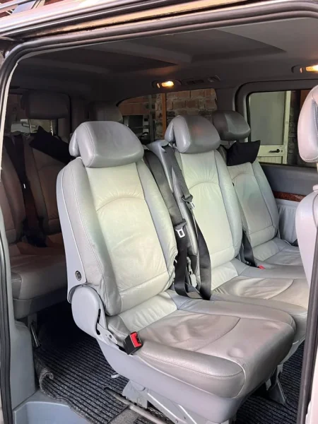 Tirane, shes minivan | minibus Merseds-Benz VIANO 7+1, Nafte, gri metalizato automatik Kondicioner 347.750 km 5.400 €