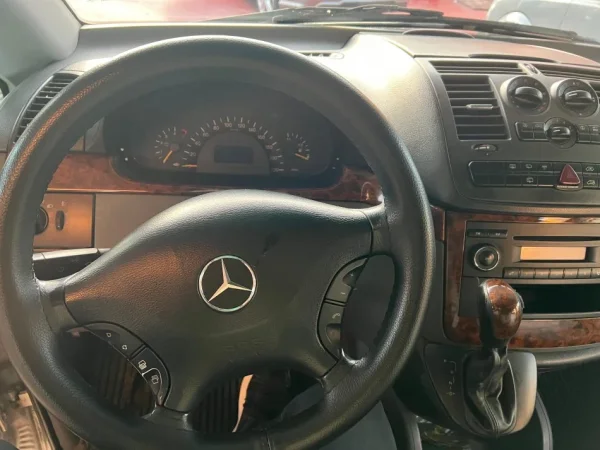 Tirane, shes minivan | minibus Merseds-Benz VIANO 7+1, Nafte, gri metalizato automatik Kondicioner 347.750 km 5.400 €