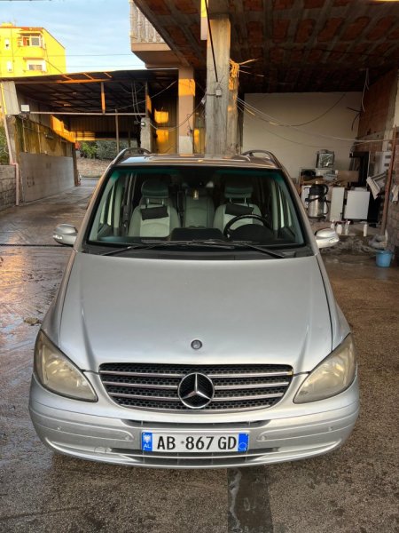 Tirane, shes minivan | minibus Merseds-Benz VIANO 7+1, Nafte, gri metalizato automatik Kondicioner 347.750 km 8.000 €