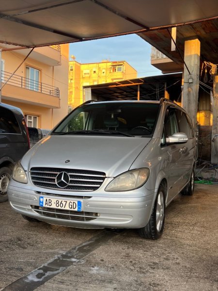 Tirane, shes minivan | minibus Merseds-Benz VIANO 7+1, Nafte, gri metalizato automatik Kondicioner 347.750 km 8.000 €