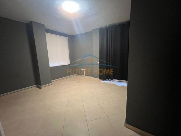 Tirane, jepet me qera zyre Kati 2, 104 m² 850 € (Perball Toptanit)