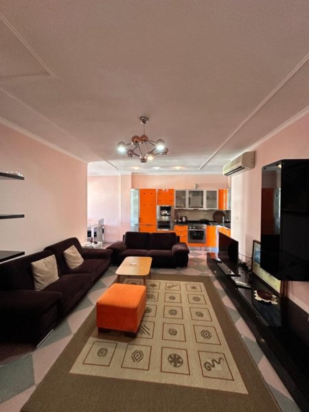 Tirane, jepet me qera apartament 2+1 Kati 8, 99 m² 780 € (Blloku)