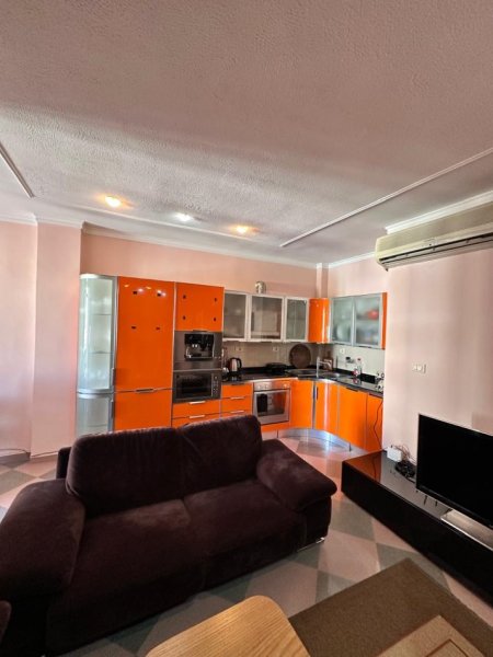 Tirane, jepet me qera apartament 2+1 Kati 8, 99 m² 780 € (Blloku)