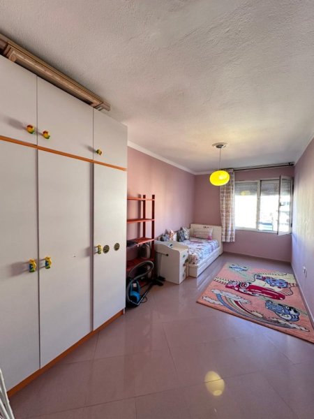 Tirane, jepet me qera apartament 2+1 Kati 8, 99 m² 780 € (Blloku)