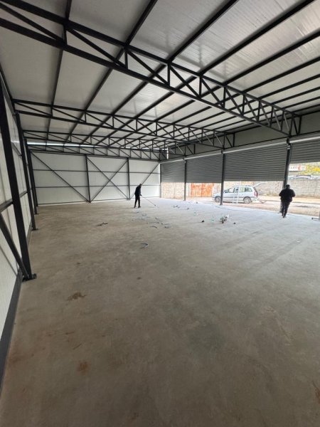 Tirane, jepet me qera ambjent biznesi Kati 0, 500 m² 1.500 € (kapanon tek rruga arberit)