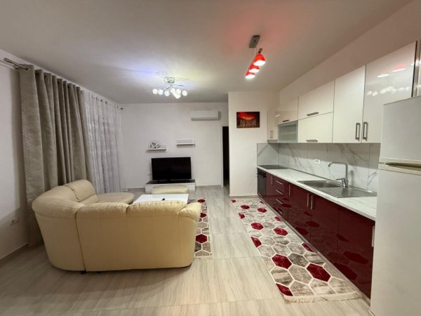 Tirane, jepet me qera apartament 1+1 Kati 4, 70 m² 650 € (zogu zi)
