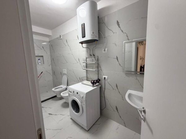 Tirane, jepet me qera apartament 1+1 Kati 4, 70 m² 650 € (zogu zi)